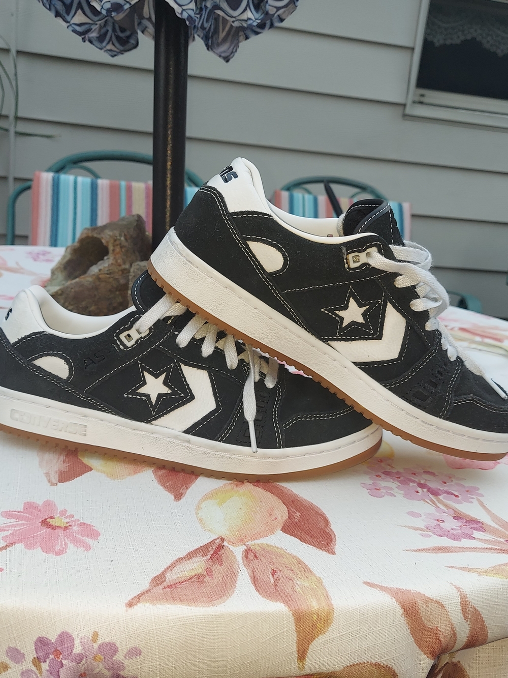 Converse Womans Black and White Star Retro Sneakers